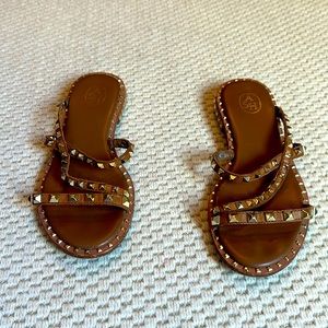Ash brown studded sandals